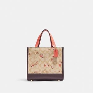 NWT COACH Dempsey Tote 22 In Signature Canvas With Heart And Star Print CJ646